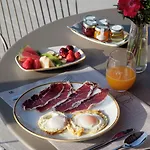 Отель Quinta San Francisco Кастрохерис